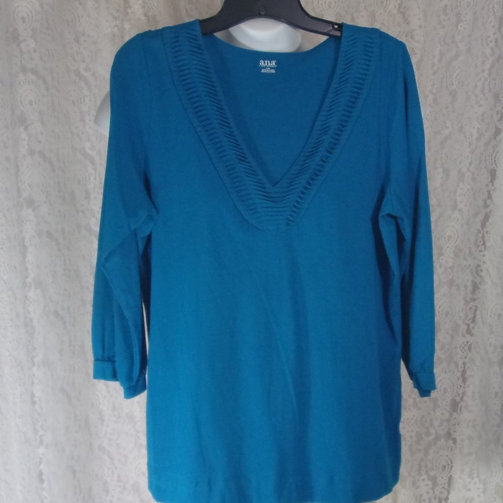 A.N.A. Knit blue top NWOT Size L